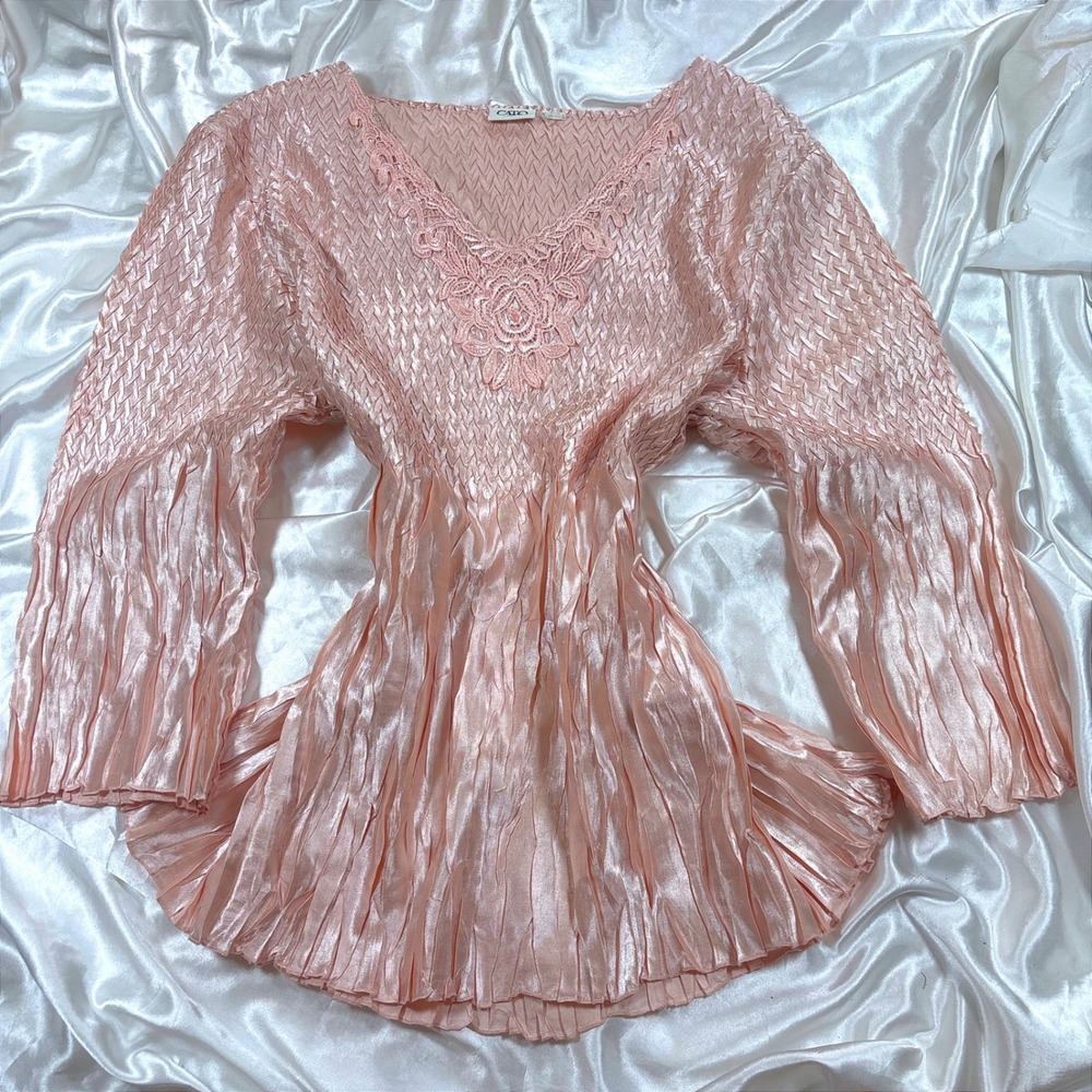 y2k Blouse Pink Excellent Cato Woman Smocked Popcorn Pleated Lace V-Neck Top
